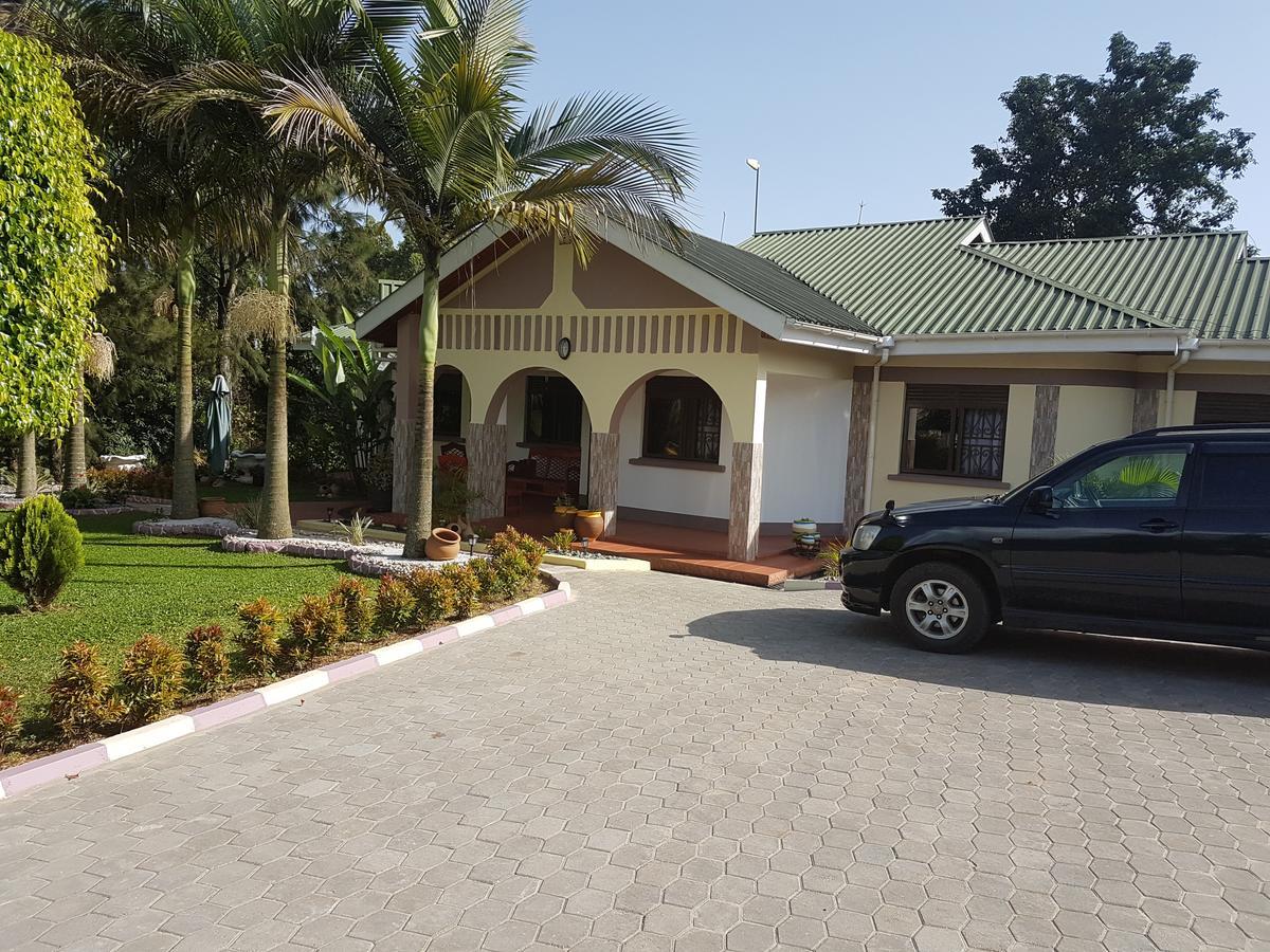 Sheevy"S Bed N Breakfast Fort Portal Ngoại thất bức ảnh