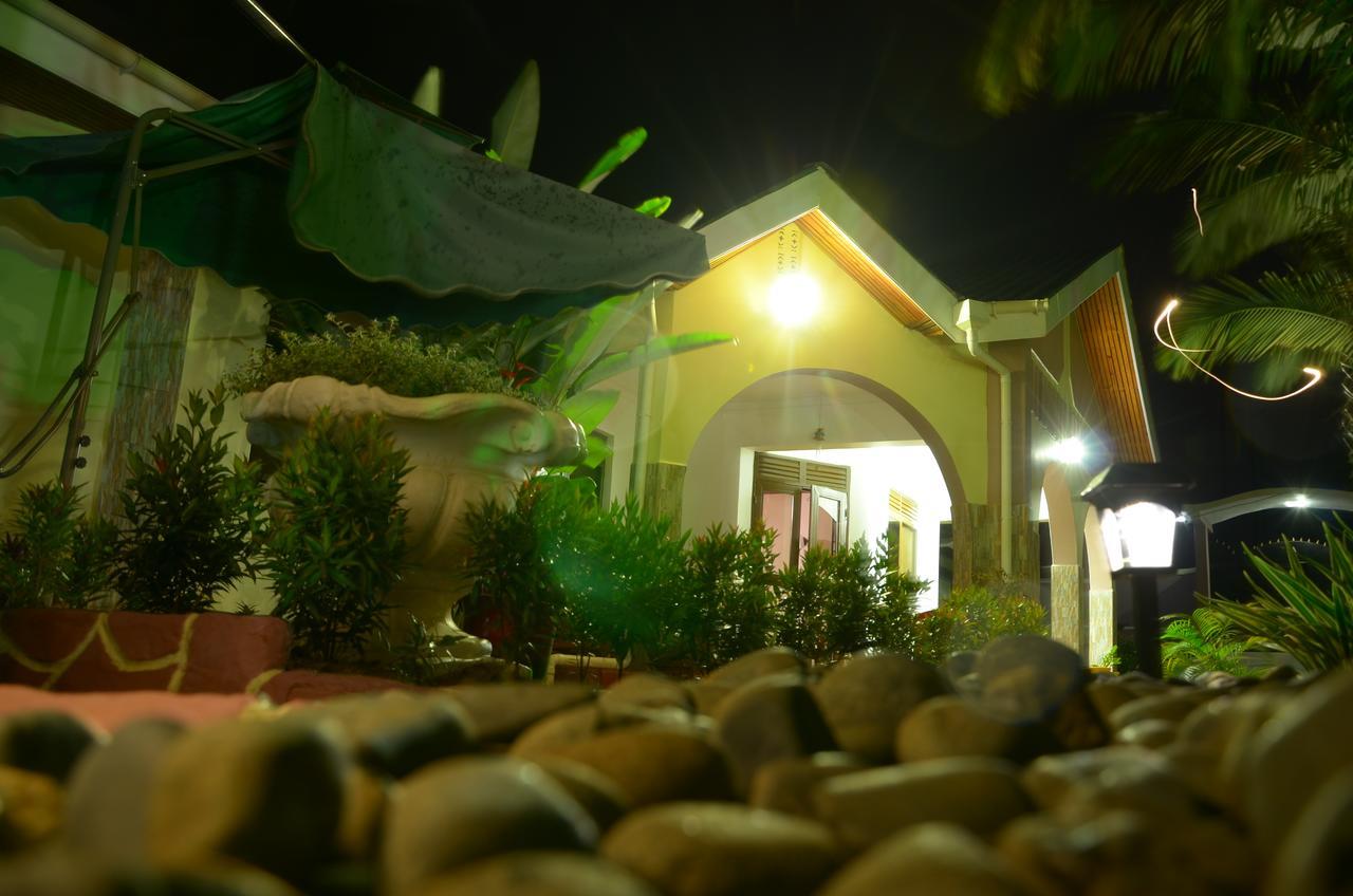 Sheevy"S Bed N Breakfast Fort Portal Ngoại thất bức ảnh
